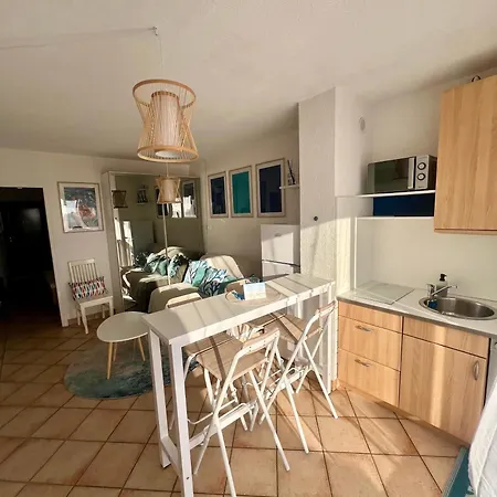 Sea Chic - Naturist *