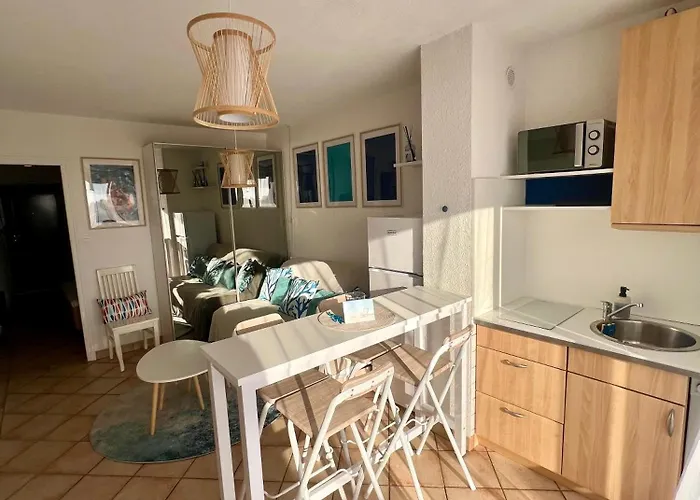 Sea Chic - Naturist *